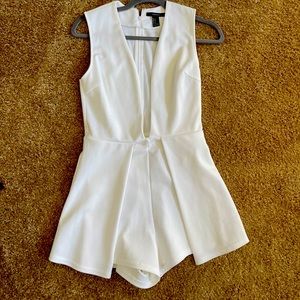 White plunge romper Forever 21